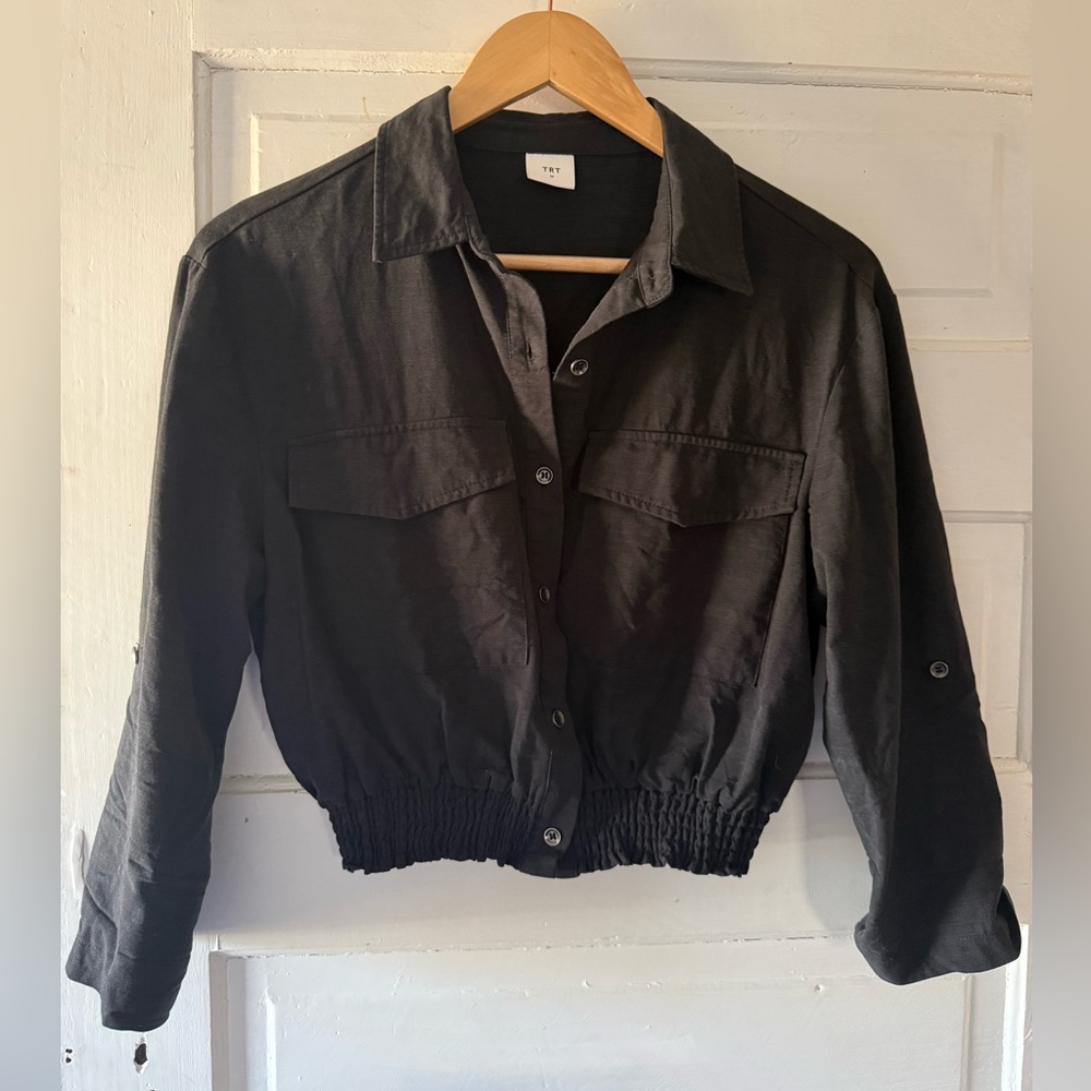 TRT The Restyle Trait Black Cropped Button Down Shirt